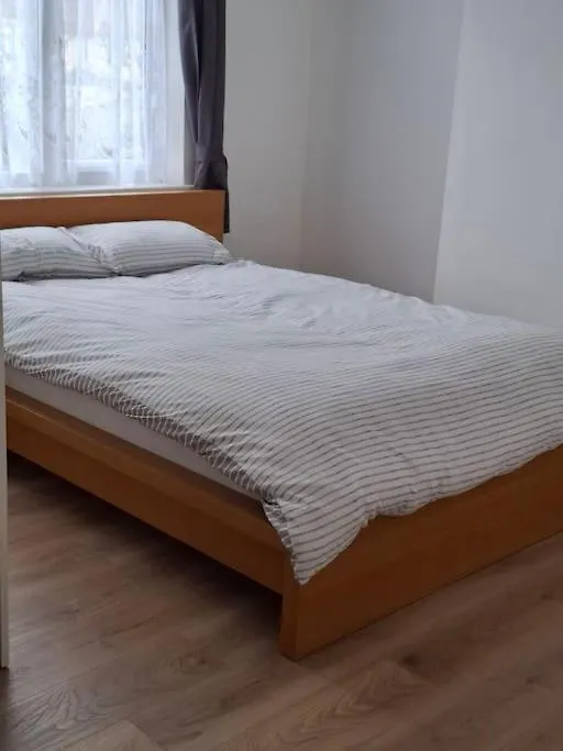 Apartament 1 Bedroom Flat Near Heathrow Airport Feltham