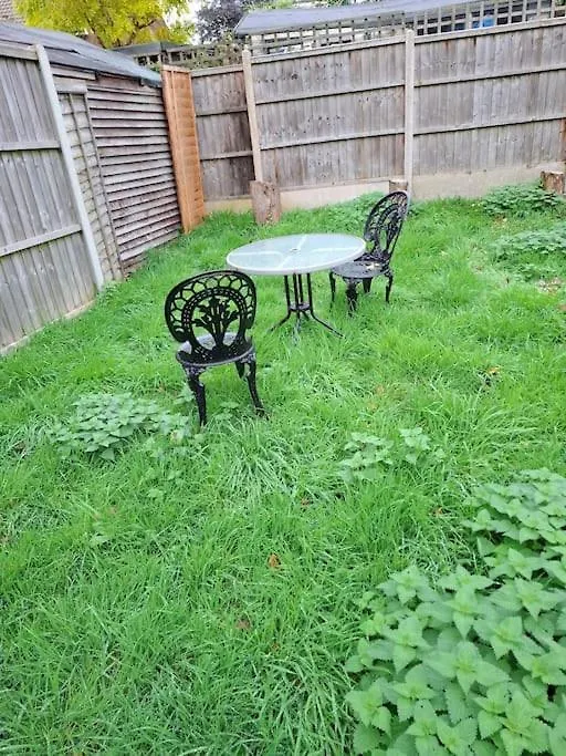 1 Bedroom Flat Near Heathrow Airport Feltham Wielka Brytania